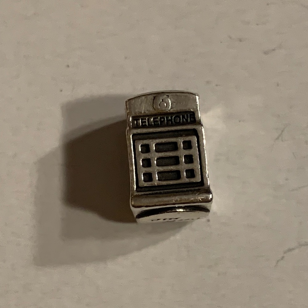 100% Auth Pandora Charm